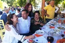 Κρητικό γλέντι με τσικουδιές για τον Τσίπρα - Τον εντυπωσίασε η κρεατότουρτα
