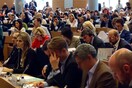 Euractiv: Η στάση του ΠΑΣΟΚ στο Ευρωκοινοβούλιο είναι "ντροπιαστική"