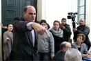 Παράνομοι Φοιτητές-δεσμοφύλακες!