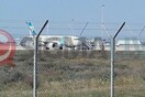Αποβιβάζονται 20 επιβάτες από το αεροσκάφος της Egypt Air (φωτό)