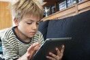Οι επιστήμονες προειδοποιούν: Επικίνδυνη για τα παιδιά η ενασχόληση με tablet και iPad