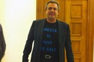 Το αφεντικό τρελάθηκε και τα πουλάει όλα