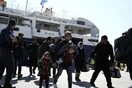 Έφτασαν κι άλλοι πρόσφυγες στον Πειραιά-Αρνήθηκαν να μπουν στα πούλμαν