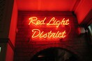 Ένα πρωτότυπο σποτάκι στην Red Light District του Amsterdam (video)