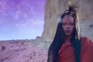Η Rihanna γίνεται εξωγήινη για το βίντεο του “Sledgehammer”