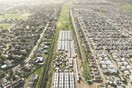Drone καταγράφει τη θέα της ανισότητας στα σύνορα των δύο κόσμων του Κέιπ Τάουν