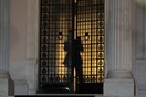 ΝΔ: Σε διατεταγμένη υπηρεσία ο Ομιλος Μάρη. Μαξίμου: «O Μητσοτάκης ας βάλει τον υπόδικο κουμπάρο του να αγοράσει κι άλλες εφημερίδες»