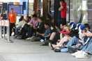 Απίστευτες ουρές για το νέο iPhone σε Ιαπωνία, Χονγκ Κονγκ και Αυστραλία