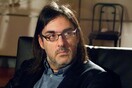 Ο Λεωνίδας Καβάκος καταφέρεται εναντίον του ρεμπέτικου και του λαϊκού τραγουδιού. Από τον Φώντα Τρούσα