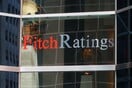 Fitch: Η επιτυχής εφαρμογή του ελληνικού προγράμματος θα οδηγήσει σε αναβάθμιση