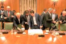 Ο Τσίπρας έκοψε τη βασιλόπιτα - O Καμμένος κέρδισε το φλουρί