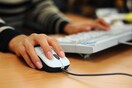 Η υπερβολική χρήση του internet ανεβάζει την πίεση