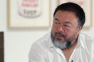 Ο Αi Weiwei απαντά στους επικριτές του για τα σωσίβια στο Βερολίνο και τη φωτό του ως νεκρός Αϊλάν
