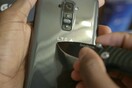 Ένα smartphone που γιατρεύει τις "πληγές" του