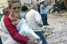 Ενός λεπτού σιγή και μαύρα περιβραχιόνια για τα 247 θύματα του σεισμού στην Ιταλία