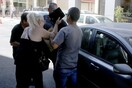 Οργισμένοι συγγενείς θυμάτων ξέσπασαν εναντίον του 77χρονου στον Πειραιά