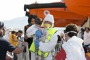 Ιταλία: Χωρίς τελειωμό οι επιχειρήσεις διάσωσης πλοίων με πρόσφυγες- Μόνο την Τρίτη διασώθηκαν 1.800 άτομα