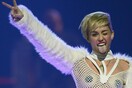 H Μiley Cyrus δηλώνει πως δεν ξαναπατάει σε κόκκινο χαλί - και το εξηγεί τέλεια