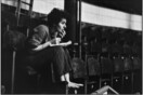 «Ο νους μου πηγαίνει σ' εκείνη την Εβραία που έφτιαξε μόνη της ένα Θέατρο μέσα στο γκέτο του Βίλνο. Ναι, ένα θέατρο»