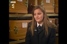 Αυτή είναι η μικρότερη διευθύντρια γραφείου κηδειών στον κόσμο και λέει ότι αγαπά πολύ τη δουλειά της