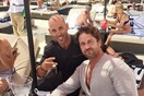 Ο Gerard Butler κάνει μπάνια στο Καλό Λιβάδι και clubbing στο Cavo Paradiso