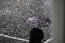 Σύννεφα και βροχές σε όλη τη χώρα