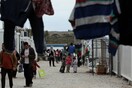 Η κυβέρνηση παραδέχεται πως υπάρχουν πρόσφυγες εκτός δομών αλλά όχι όσοι υποστηρίζει η WSJ