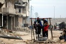 Απομακρύνθηκαν τραυματισμένα και αφυδατωμένα παιδιά που είχαν εγκλωβιστεί σε ορφανοτροφείο στο Χαλέπι