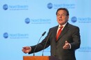 Ο πρώην καγκελάριος Σρέντερ θα εκπροσωπήσει τη Γερμανία στην κηδεία του Φιντέλ Κάστρο