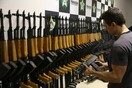 Ο ακροδεξιός Μπολσονάρου αποφασισμένος να κάνει ευκολότερη την οπλοκατοχή στη Βραζιλία