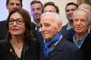 «Αντίο Σαρλ Αζναβούρ» - Νάνα Μούσχουρη, Μακρόν και Γιούνκερ αποχαιρετούν τον γάλλο τραγουδιστή