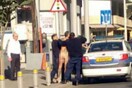 Λευκωσία: Άντρας κυκλοφορούσε γυμνός στο κέντρο της πόλης και δάγκωνε αστυνομικούς