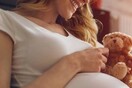 Δύο μητέρες κυοφόρησαν το ίδιο μωρό για πρώτη φορά στα ιατρικά χρονικά