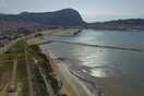 Εντυπωσιακές εικόνες από το φαινόμενο της άμπωτης σήμερα στο Ναύπλιο - ΦΩΤΟΓΡΑΦΙΕΣ