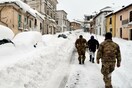 Ιταλία: «Έως και 30» νεκροί από τη χιονοστιβάδα που καταπλάκωσε ξενοδοχείο μετά τους σεισμούς