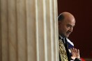 Επίτιμος διδάκτορας του Οικονομικού Πανεπιστημίου αναγορεύτηκε ο Μοσκοβισί - Διαμαρτυρία φοιτητών στα Προπύλαια την ώρα της τελετής