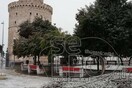 Χιονίζει στο κέντρο της Θεσσαλονίκης
