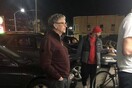 Ο Μπιλ Γκέιτς στην ουρά για μπέργκερ σε καντίνα