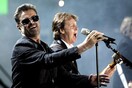 O Πολ Μακάρτνεϊ, η Σίντυ Κρόφορντ, ο David Hasselhoff και άλλοι αποχαιρετούν τον Τζορτζ Μάικλ