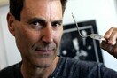 Η CIA χρησιμοποίησε τον Γιούρι Γκέλερ σε πείραμά της για να τεστάρει τις ικανότητες του