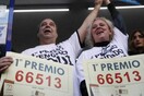 Ισπανία: Χαρά στο στρατόπεδο των Σοσιαλιστών, εργαζόμενοι στο κόμμα κέρδισαν στο λαχείο El Gordo