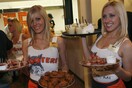 Τα «Hooters» πρωτοστατούν εναντίον της σεξουαλικής βίας