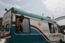 Ινδία: Έκαψαν 15χρονη μαθήτρια στη μέση του δρόμου