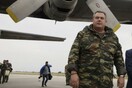 O Καμμένος υπερασπίζεται μέσω Τραμπ την αγάπη του στις στρατιωτικές στολές