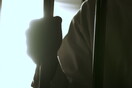 Διάσημοι καλλιτέχνες και δημοσιογράφοι στηρίζουν τη φυλακισμένη καθαρίστρια - Κείμενο με υπογραφές