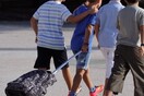 Σάλος στην Κύπρο για δασκάλες που μάλωσαν εξάχρονο αγόρι επειδή φίλησε συμμαθητή του