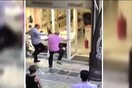 Πρόκληση από τον κοσμηματοπώλη που κλωτσούσε τον Ζακ Κωστόπουλο: Αντέδρασα φυσιολογικά