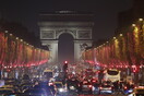 Επισήμως Χριστούγεννα στο Παρίσι - Ο Karl Lagerfeld φωταγώγησε τα Ηλύσια Πεδία