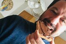 Εξοργίζει ο Σαλβίνι: Φωτογραφήθηκε να τρώει πρωινό ενώ οι σεισμοπαθείς της Κατάνιας μετράνε πληγές