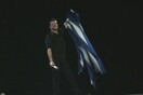 Ο Τζορτζ Μάικλ αποθεώνεται αγκαλιά με την ελληνική σημαία στο Ολυμπιακό